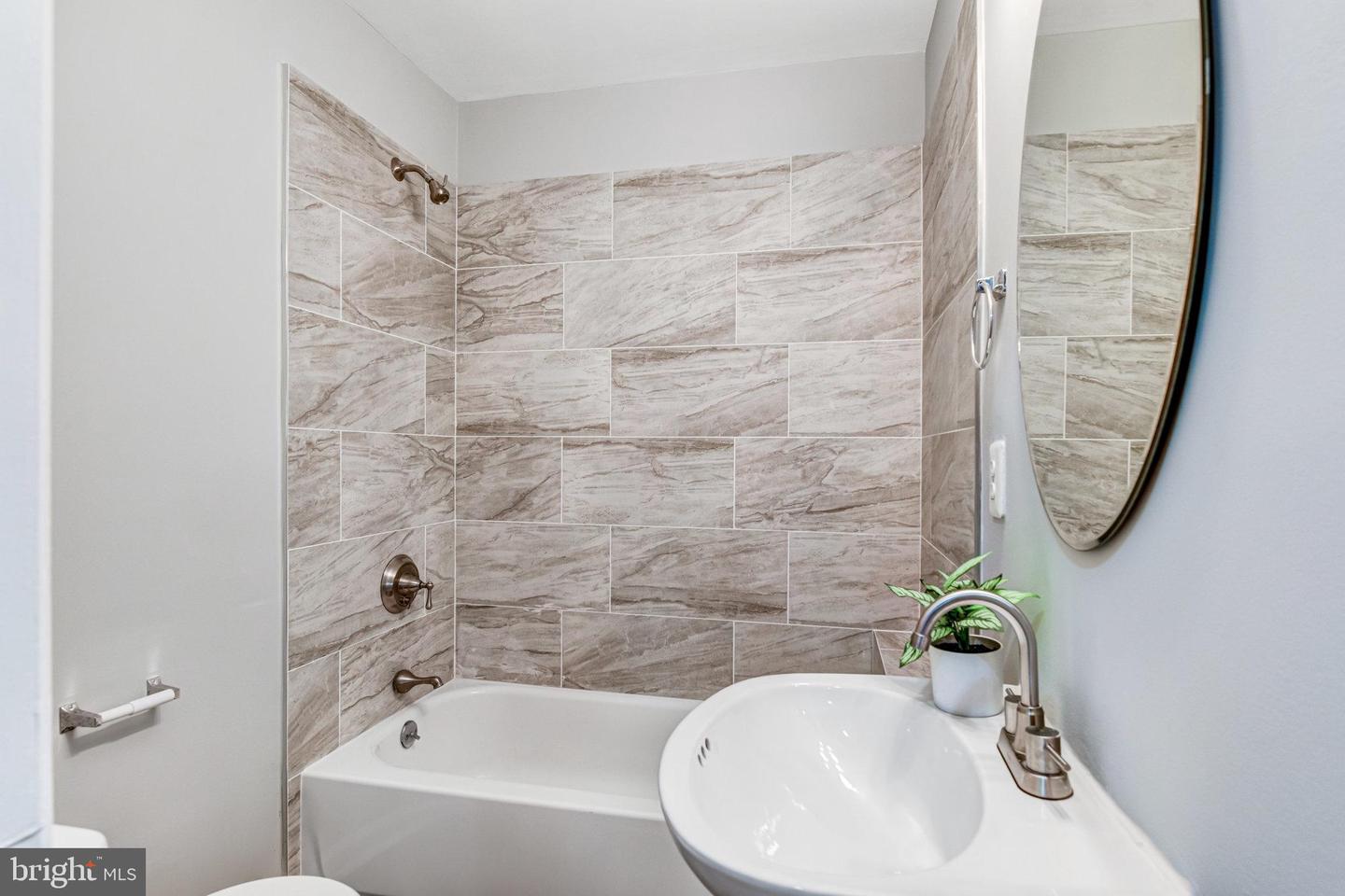 4737 GREAT HERON CIR, FAIRFAX, Virginia 22033, 3 Bedrooms Bedrooms, ,3 BathroomsBathrooms,Residential,For sale,4737 GREAT HERON CIR,VAFX2276274 MLS # VAFX2276274 4737 GREAT HERON CIR, FAIRFAX, Virginia 22033, 3 Bedrooms Bedrooms, ,3 BathroomsBathrooms,Residential,For sale,4737 GREAT HERON CIR,VAFX2276274 MLS # VAFX2276274