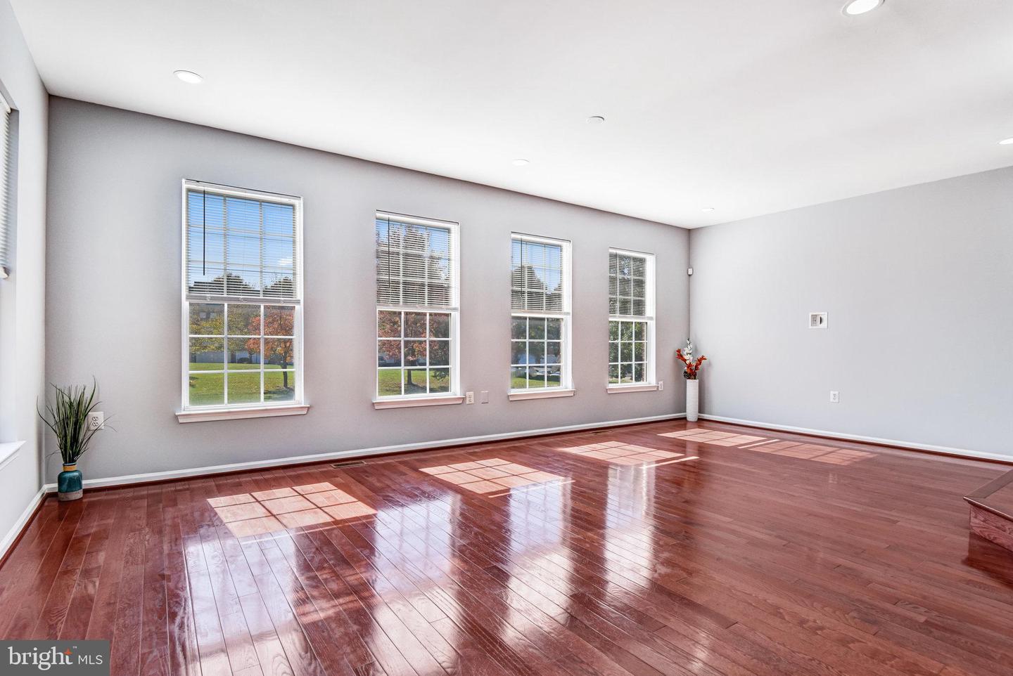 4737 GREAT HERON CIR, FAIRFAX, Virginia 22033, 3 Bedrooms Bedrooms, ,3 BathroomsBathrooms,Residential,For sale,4737 GREAT HERON CIR,VAFX2276274 MLS # VAFX2276274 4737 GREAT HERON CIR, FAIRFAX, Virginia 22033, 3 Bedrooms Bedrooms, ,3 BathroomsBathrooms,Residential,For sale,4737 GREAT HERON CIR,VAFX2276274 MLS # VAFX2276274