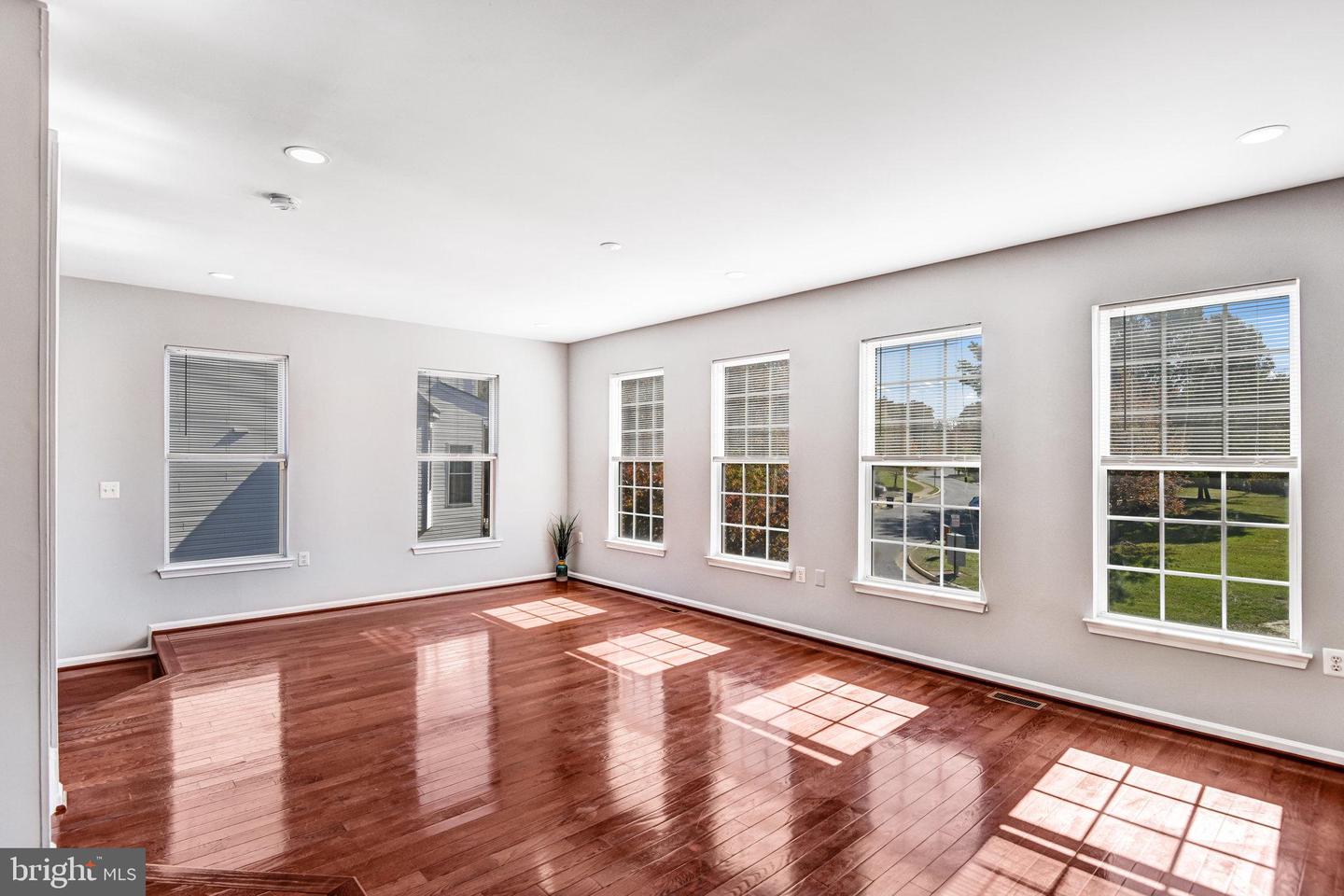 4737 GREAT HERON CIR, FAIRFAX, Virginia 22033, 3 Bedrooms Bedrooms, ,3 BathroomsBathrooms,Residential,For sale,4737 GREAT HERON CIR,VAFX2276274 MLS # VAFX2276274 4737 GREAT HERON CIR, FAIRFAX, Virginia 22033, 3 Bedrooms Bedrooms, ,3 BathroomsBathrooms,Residential,For sale,4737 GREAT HERON CIR,VAFX2276274 MLS # VAFX2276274