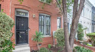 222 12TH PL NE, WASHINGTON, District Of Columbia 20002, 3 Bedrooms Bedrooms, ,2 BathroomsBathrooms,Residential,For sale,222 12TH PL NE,DCDC2229188 MLS # DCDC2229188