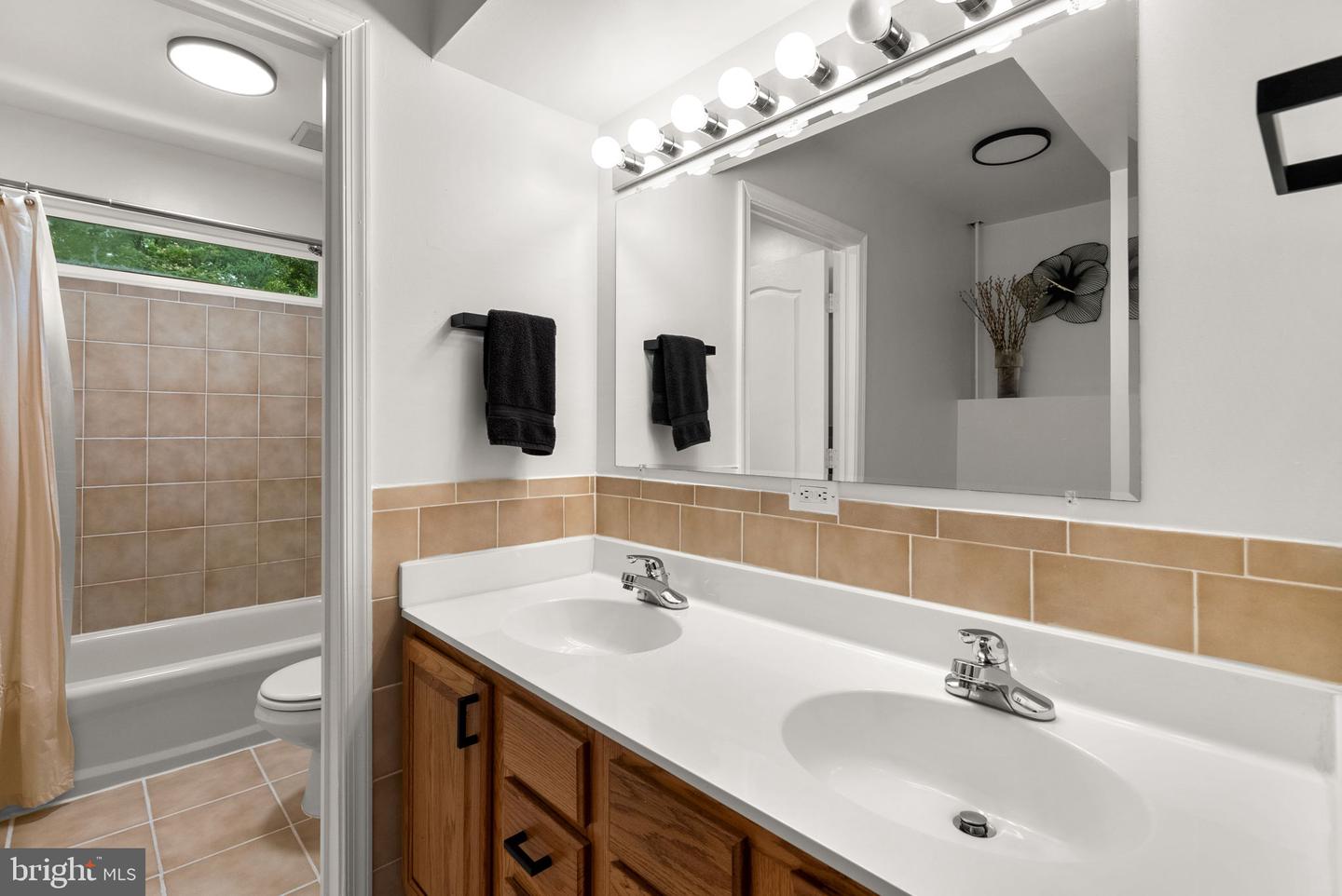 6663 KENNEDY LN, FALLS CHURCH, Virginia 22042, 5 Bedrooms Bedrooms, 14 Rooms Rooms,5 BathroomsBathrooms,Residential,For sale,6663 KENNEDY LN,VAFX2276372 MLS # VAFX2276372 6663 KENNEDY LN, FALLS CHURCH, Virginia 22042, 5 Bedrooms Bedrooms, 14 Rooms Rooms,5 BathroomsBathrooms,Residential,For sale,6663 KENNEDY LN,VAFX2276372 MLS # VAFX2276372