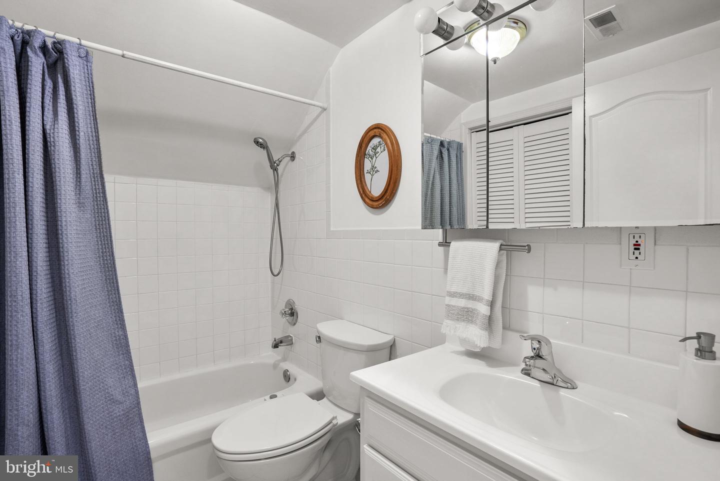 6663 KENNEDY LN, FALLS CHURCH, Virginia 22042, 5 Bedrooms Bedrooms, 14 Rooms Rooms,5 BathroomsBathrooms,Residential,For sale,6663 KENNEDY LN,VAFX2276372 MLS # VAFX2276372 6663 KENNEDY LN, FALLS CHURCH, Virginia 22042, 5 Bedrooms Bedrooms, 14 Rooms Rooms,5 BathroomsBathrooms,Residential,For sale,6663 KENNEDY LN,VAFX2276372 MLS # VAFX2276372
