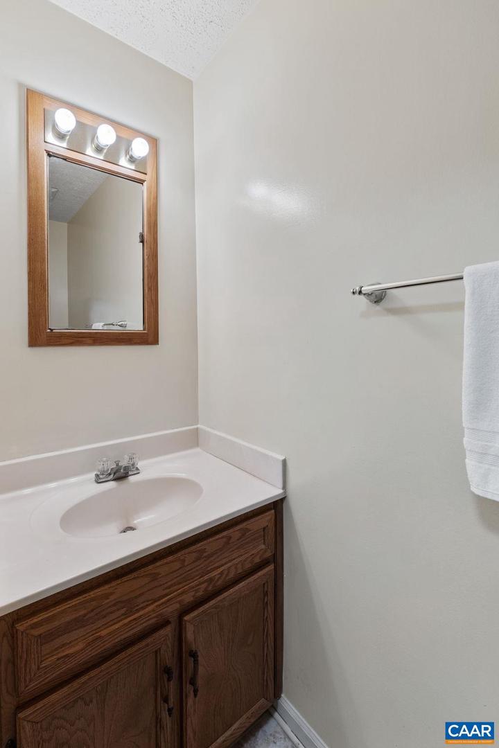 116 BRANDYWINE CT #116, CHARLOTTESVILLE, Virginia 22901, 3 Bedrooms Bedrooms, ,2 BathroomsBathrooms,Residential,For sale,116 BRANDYWINE CT #116,670460 MLS # 670460 116 BRANDYWINE CT #116, CHARLOTTESVILLE, Virginia 22901, 3 Bedrooms Bedrooms, ,2 BathroomsBathrooms,Residential,For sale,116 BRANDYWINE CT #116,670460 MLS # 670460