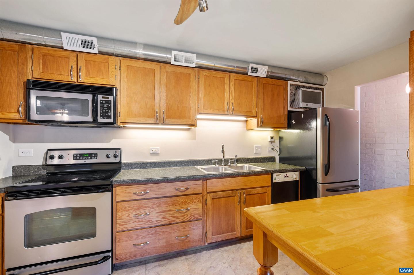 1800 JEFFERSON PARK AVE #39, CHARLOTTESVILLE, Virginia 22903, 1 Bedroom Bedrooms, ,1 BathroomBathrooms,Residential,For sale,1800 JEFFERSON PARK AVE #39,670463 MLS # 670463 1800 JEFFERSON PARK AVE #39, CHARLOTTESVILLE, Virginia 22903, 1 Bedroom Bedrooms, ,1 BathroomBathrooms,Residential,For sale,1800 JEFFERSON PARK AVE #39,670463 MLS # 670463