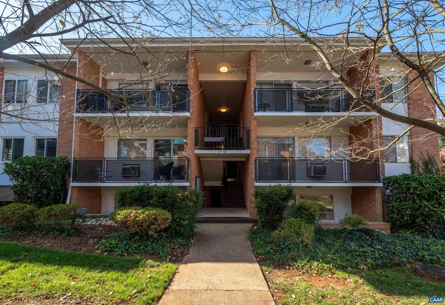 1800 JEFFERSON PARK AVE #39, CHARLOTTESVILLE, Virginia 22903, 1 Bedroom Bedrooms, ,1 BathroomBathrooms,Residential,For sale,1800 JEFFERSON PARK AVE #39,670463 MLS # 670463 1800 JEFFERSON PARK AVE #39, CHARLOTTESVILLE, Virginia 22903, 1 Bedroom Bedrooms, ,1 BathroomBathrooms,Residential,For sale,1800 JEFFERSON PARK AVE #39,670463 MLS # 670463