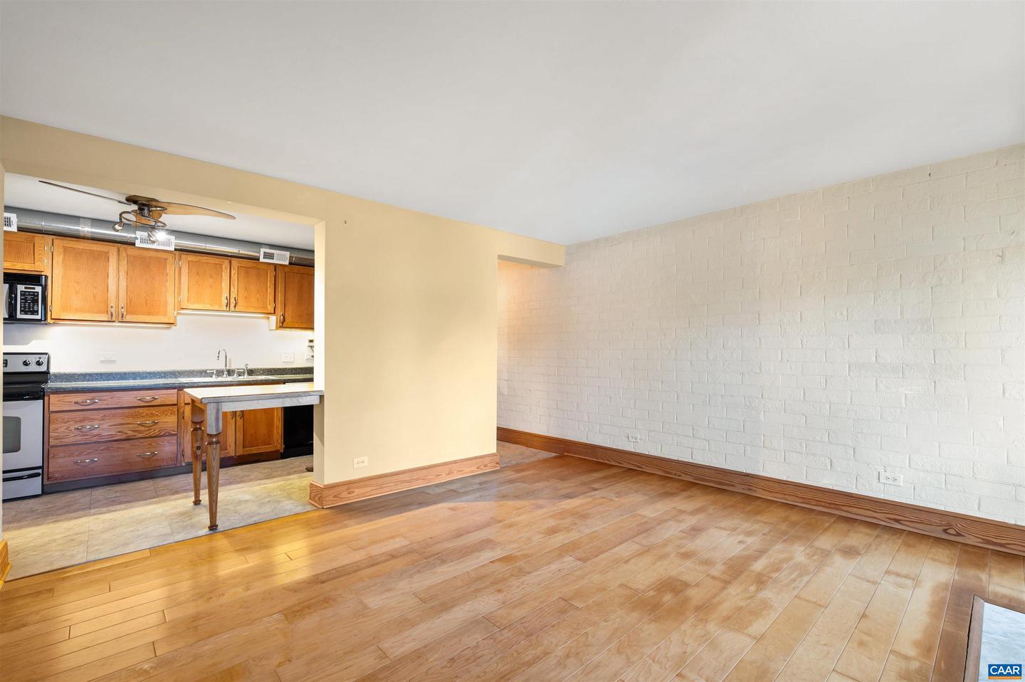 1800 JEFFERSON PARK AVE #39, CHARLOTTESVILLE, Virginia 22903, 1 Bedroom Bedrooms, ,1 BathroomBathrooms,Residential,For sale,1800 JEFFERSON PARK AVE #39,670463 MLS # 670463 1800 JEFFERSON PARK AVE #39, CHARLOTTESVILLE, Virginia 22903, 1 Bedroom Bedrooms, ,1 BathroomBathrooms,Residential,For sale,1800 JEFFERSON PARK AVE #39,670463 MLS # 670463