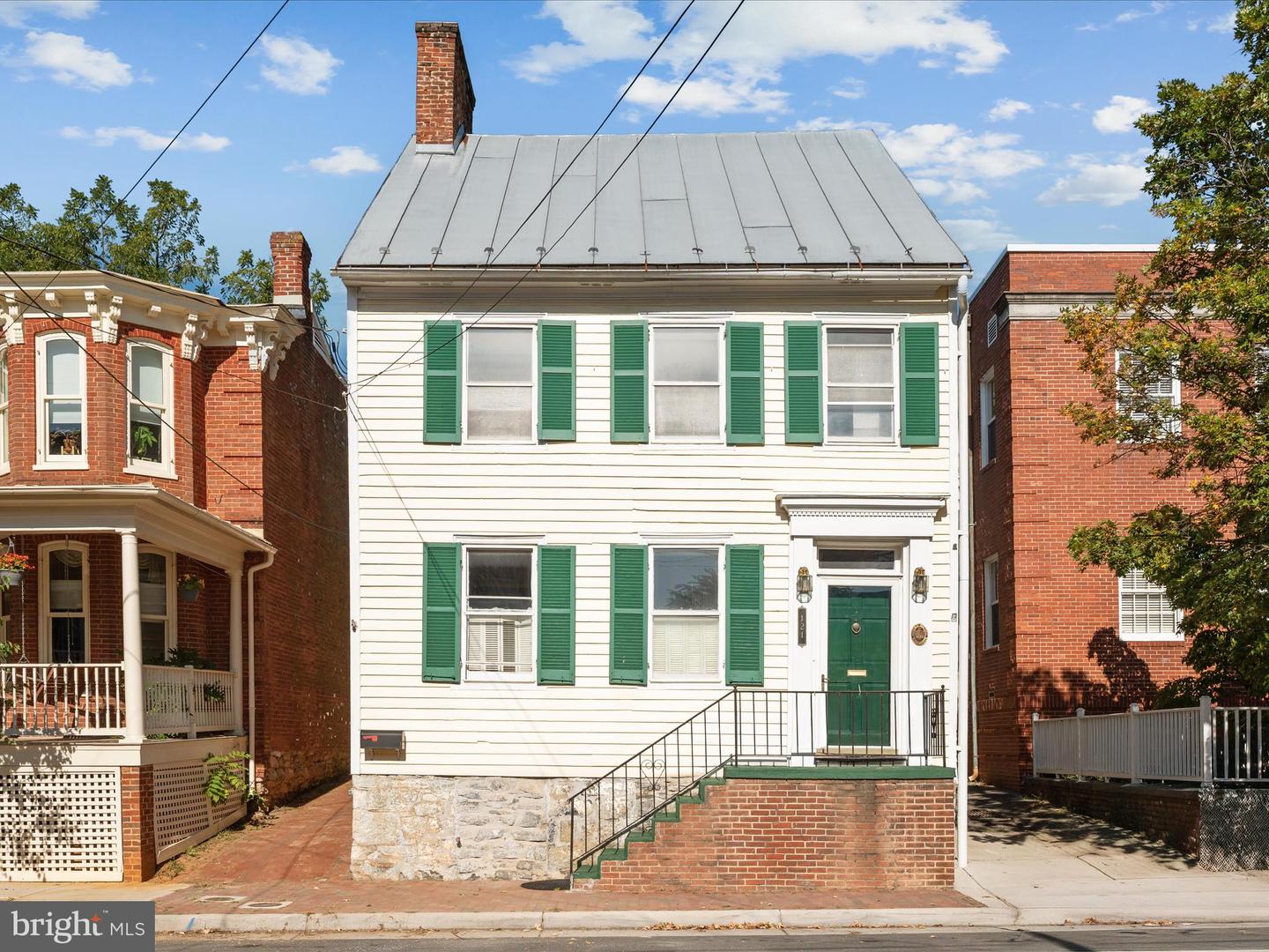 121 N WASHINGTON ST, WINCHESTER, Virginia 22601, 3 Bedrooms Bedrooms, ,2 BathroomsBathrooms,Residential,For sale,121 N WASHINGTON ST,VAWI2008930 MLS # VAWI2008930 121 N WASHINGTON ST, WINCHESTER, Virginia 22601, 3 Bedrooms Bedrooms, ,2 BathroomsBathrooms,Residential,For sale,121 N WASHINGTON ST,VAWI2008930 MLS # VAWI2008930