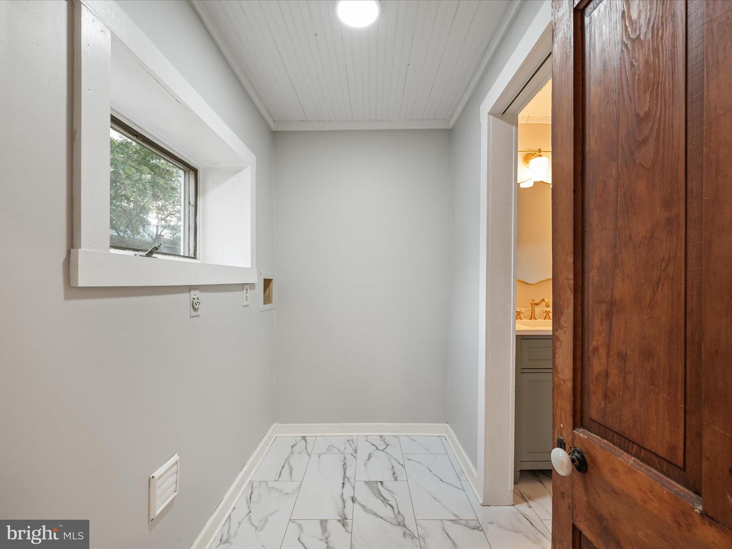 121 N WASHINGTON ST, WINCHESTER, Virginia 22601, 3 Bedrooms Bedrooms, ,2 BathroomsBathrooms,Residential,For sale,121 N WASHINGTON ST,VAWI2008930 MLS # VAWI2008930 121 N WASHINGTON ST, WINCHESTER, Virginia 22601, 3 Bedrooms Bedrooms, ,2 BathroomsBathrooms,Residential,For sale,121 N WASHINGTON ST,VAWI2008930 MLS # VAWI2008930