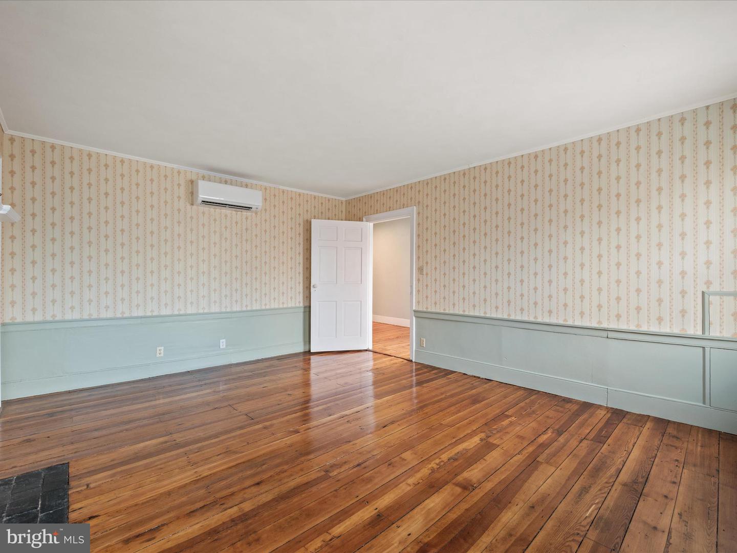 121 N WASHINGTON ST, WINCHESTER, Virginia 22601, 3 Bedrooms Bedrooms, ,2 BathroomsBathrooms,Residential,For sale,121 N WASHINGTON ST,VAWI2008930 MLS # VAWI2008930 121 N WASHINGTON ST, WINCHESTER, Virginia 22601, 3 Bedrooms Bedrooms, ,2 BathroomsBathrooms,Residential,For sale,121 N WASHINGTON ST,VAWI2008930 MLS # VAWI2008930