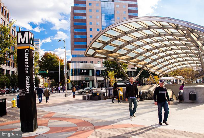 1404 N HERNDON ST, ARLINGTON, Virginia 22201, 4 Bedrooms Bedrooms, ,4 BathroomsBathrooms,Residential,For sale,1404 N HERNDON ST,VAAR2063294 MLS # VAAR2063294