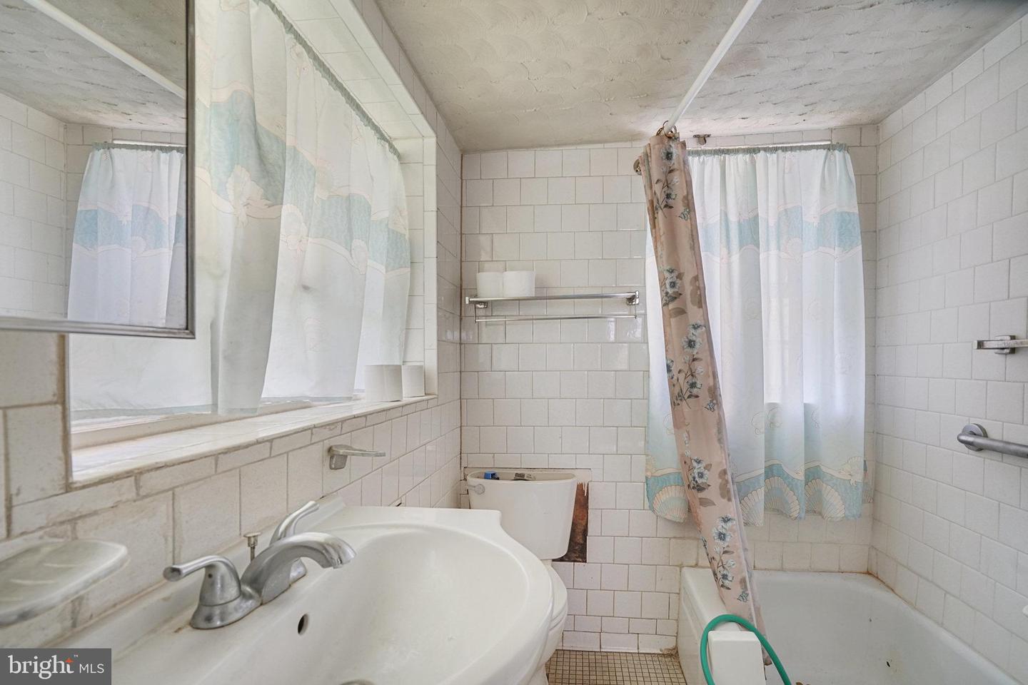 5402 FILLMORE AVE, ALEXANDRIA, Virginia 22311, 1 Bedroom Bedrooms, ,1 BathroomBathrooms,Residential,For sale,5402 FILLMORE AVE,VAAX2051192 MLS # VAAX2051192 5402 FILLMORE AVE, ALEXANDRIA, Virginia 22311, 1 Bedroom Bedrooms, ,1 BathroomBathrooms,Residential,For sale,5402 FILLMORE AVE,VAAX2051192 MLS # VAAX2051192