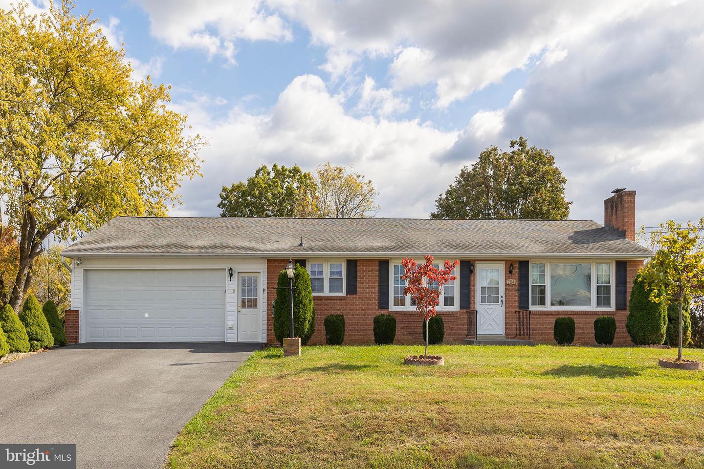 204 RIDGE RD, WINCHESTER, Virginia 22602, 3 Bedrooms Bedrooms, ,3 BathroomsBathrooms,Residential,For sale,204 RIDGE RD,VAFV2037676 MLS # VAFV2037676 204 RIDGE RD, WINCHESTER, Virginia 22602, 3 Bedrooms Bedrooms, ,3 BathroomsBathrooms,Residential,For sale,204 RIDGE RD,VAFV2037676 MLS # VAFV2037676