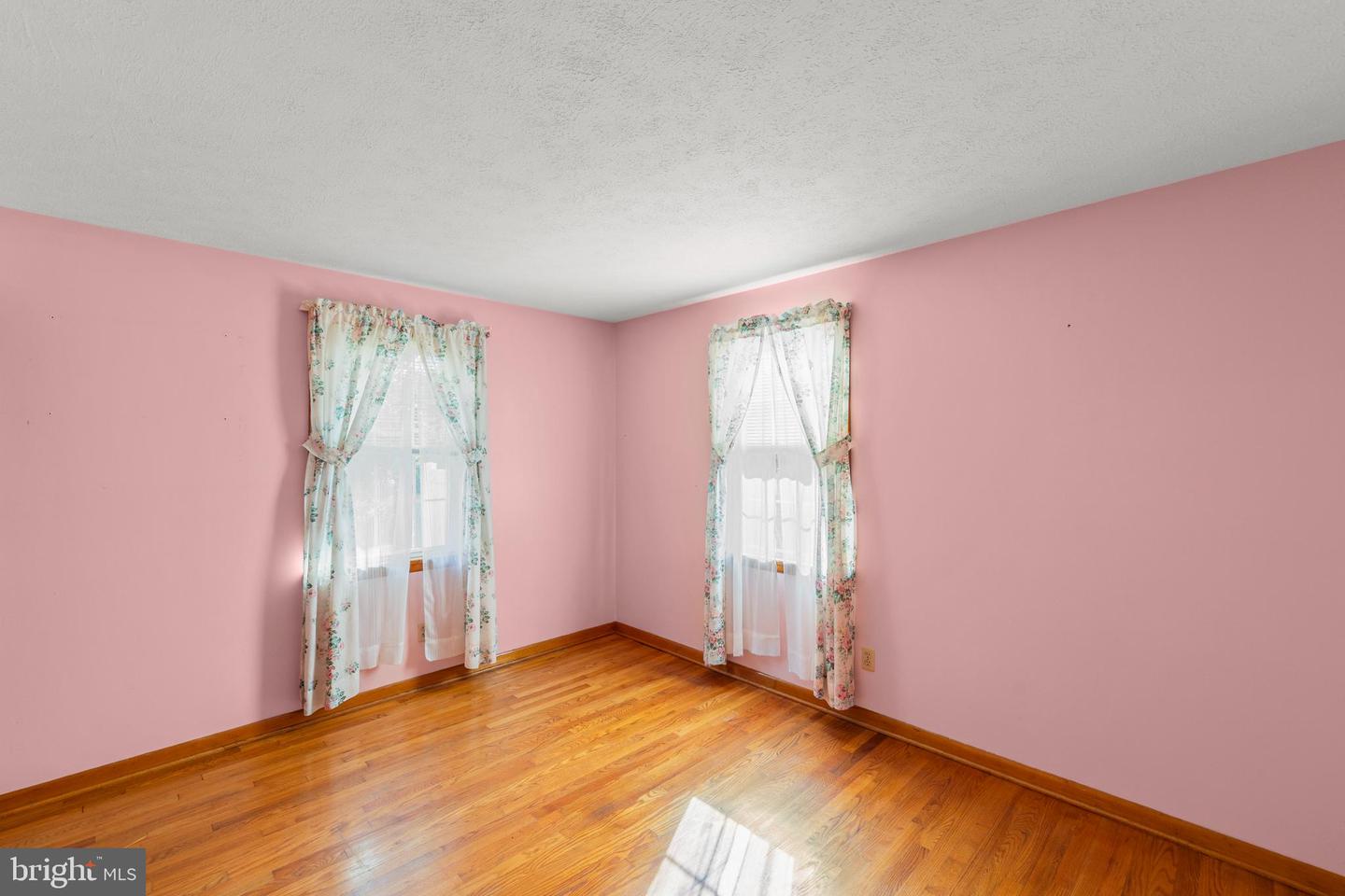 204 RIDGE RD, WINCHESTER, Virginia 22602, 3 Bedrooms Bedrooms, ,3 BathroomsBathrooms,Residential,For sale,204 RIDGE RD,VAFV2037676 MLS # VAFV2037676 204 RIDGE RD, WINCHESTER, Virginia 22602, 3 Bedrooms Bedrooms, ,3 BathroomsBathrooms,Residential,For sale,204 RIDGE RD,VAFV2037676 MLS # VAFV2037676