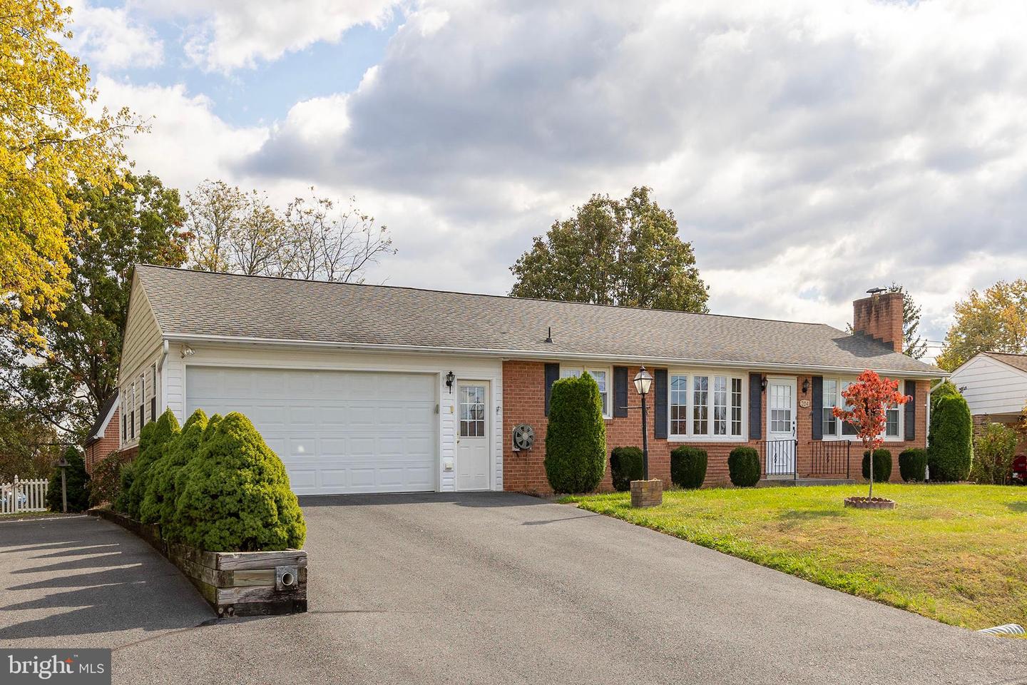 204 RIDGE RD, WINCHESTER, Virginia 22602, 3 Bedrooms Bedrooms, ,3 BathroomsBathrooms,Residential,For sale,204 RIDGE RD,VAFV2037676 MLS # VAFV2037676 204 RIDGE RD, WINCHESTER, Virginia 22602, 3 Bedrooms Bedrooms, ,3 BathroomsBathrooms,Residential,For sale,204 RIDGE RD,VAFV2037676 MLS # VAFV2037676