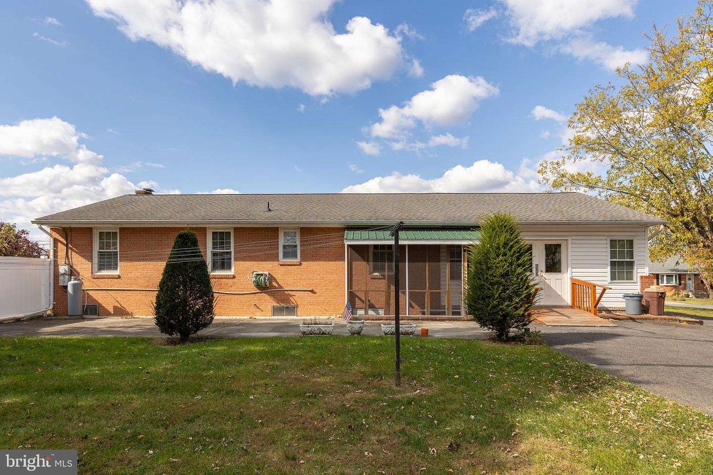 204 RIDGE RD, WINCHESTER, Virginia 22602, 3 Bedrooms Bedrooms, ,3 BathroomsBathrooms,Residential,For sale,204 RIDGE RD,VAFV2037676 MLS # VAFV2037676 204 RIDGE RD, WINCHESTER, Virginia 22602, 3 Bedrooms Bedrooms, ,3 BathroomsBathrooms,Residential,For sale,204 RIDGE RD,VAFV2037676 MLS # VAFV2037676
