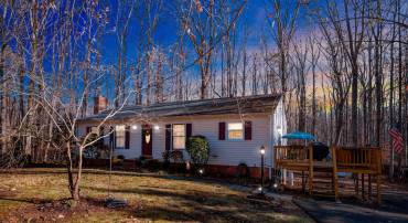 18 WINSLOW RD, FREDERICKSBURG, Virginia 22406, 5 Bedrooms Bedrooms, ,3 BathroomsBathrooms,Residential,For sale,18 WINSLOW RD,VAST2042430 MLS # VAST2042430