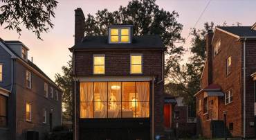 2717 BRANCH AVE SE, WASHINGTON, District Of Columbia 20020, 3 Bedrooms Bedrooms, 10 Rooms Rooms,4 BathroomsBathrooms,Residential,For sale,2717 BRANCH AVE SE,DCDC2225666 MLS # DCDC2225666