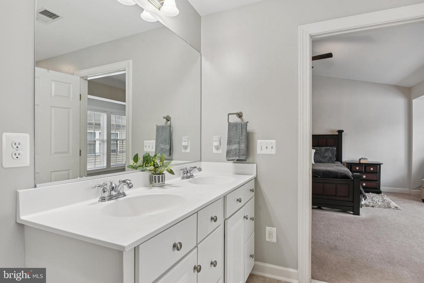 8408 CHAUCER HOUSE CT, LORTON, Virginia 22079, 3 Bedrooms Bedrooms, ,3 BathroomsBathrooms,Residential,For sale,8408 CHAUCER HOUSE CT,VAFX2276334 MLS # VAFX2276334 8408 CHAUCER HOUSE CT, LORTON, Virginia 22079, 3 Bedrooms Bedrooms, ,3 BathroomsBathrooms,Residential,For sale,8408 CHAUCER HOUSE CT,VAFX2276334 MLS # VAFX2276334