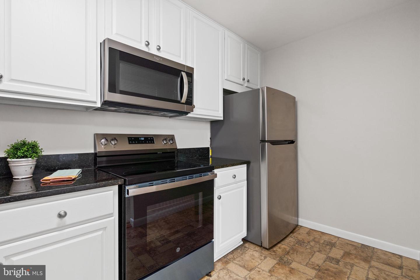 3245 RIO DR #714, FALLS CHURCH, Virginia 22041, 1 Bedroom Bedrooms, ,1 BathroomBathrooms,Residential,For sale,3245 RIO DR #714,VAFX2276402 MLS # VAFX2276402