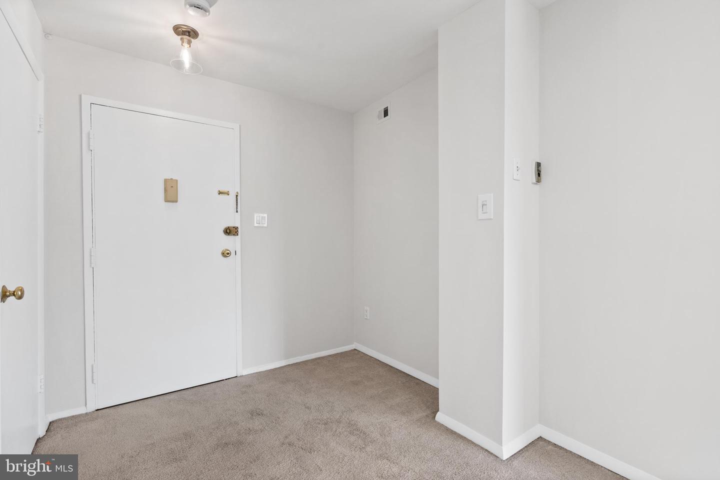 3245 RIO DR #714, FALLS CHURCH, Virginia 22041, 1 Bedroom Bedrooms, ,1 BathroomBathrooms,Residential,For sale,3245 RIO DR #714,VAFX2276402 MLS # VAFX2276402