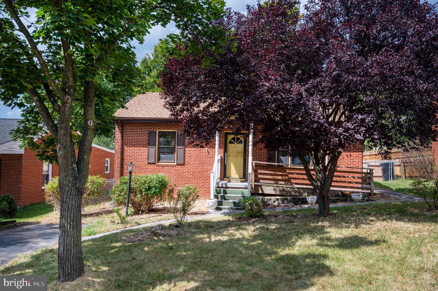 373 WALTON ST, STRASBURG, Virginia 22657, 3 Bedrooms Bedrooms, ,1 BathroomBathrooms,Residential,For sale,373 WALTON ST,VASH2012346 MLS # VASH2012346 373 WALTON ST, STRASBURG, Virginia 22657, 3 Bedrooms Bedrooms, ,1 BathroomBathrooms,Residential,For sale,373 WALTON ST,VASH2012346 MLS # VASH2012346