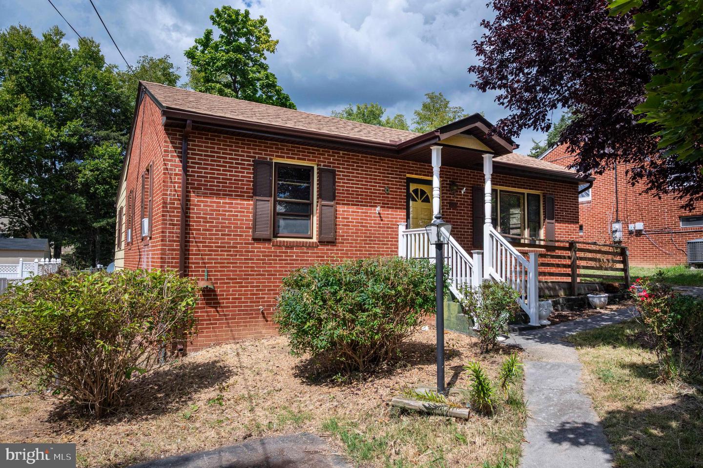 373 WALTON ST, STRASBURG, Virginia 22657, 3 Bedrooms Bedrooms, ,1 BathroomBathrooms,Residential,For sale,373 WALTON ST,VASH2012346 MLS # VASH2012346 373 WALTON ST, STRASBURG, Virginia 22657, 3 Bedrooms Bedrooms, ,1 BathroomBathrooms,Residential,For sale,373 WALTON ST,VASH2012346 MLS # VASH2012346