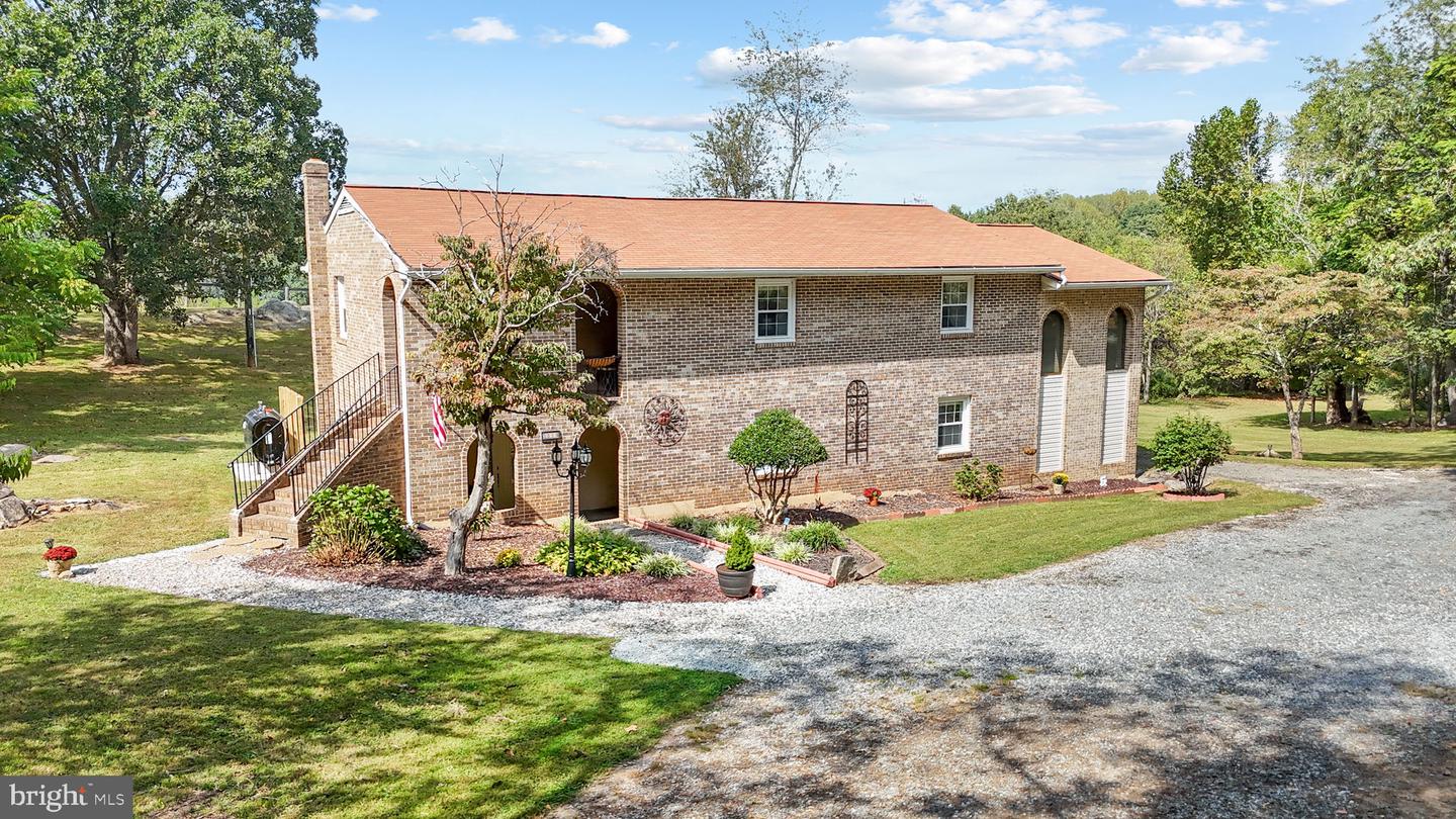 505 VIEWTOWN, AMISSVILLE, Virginia 20106, 4 Bedrooms Bedrooms, ,2 BathroomsBathrooms,Residential,For sale,505 VIEWTOWN,VARP2002284 MLS # VARP2002284 505 VIEWTOWN, AMISSVILLE, Virginia 20106, 4 Bedrooms Bedrooms, ,2 BathroomsBathrooms,Residential,For sale,505 VIEWTOWN,VARP2002284 MLS # VARP2002284