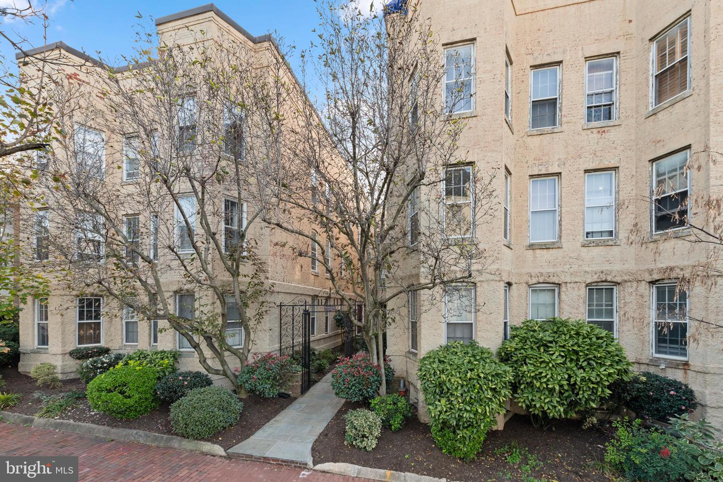 117 E ST SE #103, WASHINGTON, District Of Columbia 20003, 1 Bedroom Bedrooms, ,1 BathroomBathrooms,Residential,For sale,117 E ST SE #103,DCDC2229228 MLS # DCDC2229228 117 E ST SE #103, WASHINGTON, District Of Columbia 20003, 1 Bedroom Bedrooms, ,1 BathroomBathrooms,Residential,For sale,117 E ST SE #103,DCDC2229228 MLS # DCDC2229228