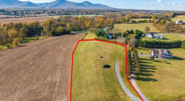 Spectacular opportunity to purchase 2.5 acres lot with Shenandoah River views , Blue Ridge Mountain Views and the Massanutten Peak.