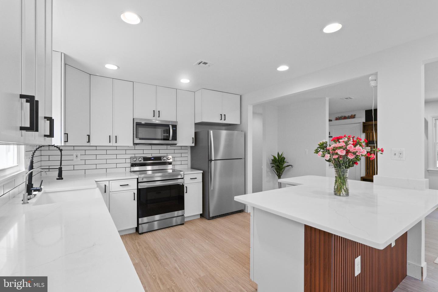 11929 WAPLES MILL RD, OAKTON, Virginia 22124, 4 Bedrooms Bedrooms, ,3 BathroomsBathrooms,Residential,For sale,11929 WAPLES MILL RD,VAFX2274382 MLS # VAFX2274382 11929 WAPLES MILL RD, OAKTON, Virginia 22124, 4 Bedrooms Bedrooms, ,3 BathroomsBathrooms,Residential,For sale,11929 WAPLES MILL RD,VAFX2274382 MLS # VAFX2274382