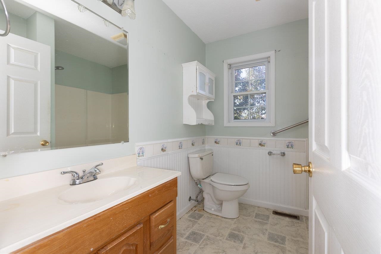 32 HARPER ST, WEYERS CAVE, Virginia 24486, 3 Bedrooms Bedrooms, ,2 BathroomsBathrooms,Residential,32 HARPER ST,670476 MLS # 670476 32 HARPER ST, WEYERS CAVE, Virginia 24486, 3 Bedrooms Bedrooms, ,2 BathroomsBathrooms,Residential,32 HARPER ST,670476 MLS # 670476
