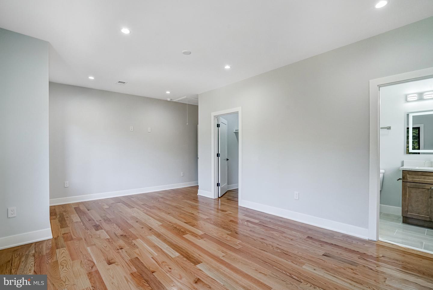 1929 WARE RD, FALLS CHURCH, Virginia 22043, 6 Bedrooms Bedrooms, ,6 BathroomsBathrooms,Residential,For sale,1929 WARE RD,VAFX2268110 MLS # VAFX2268110 1929 WARE RD, FALLS CHURCH, Virginia 22043, 6 Bedrooms Bedrooms, ,6 BathroomsBathrooms,Residential,For sale,1929 WARE RD,VAFX2268110 MLS # VAFX2268110