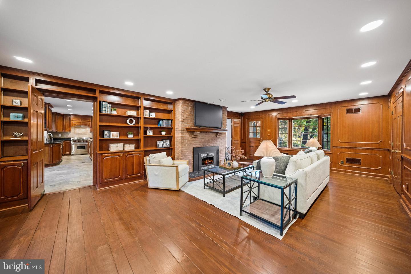 6710 WEMBERLY WAY, MCLEAN, Virginia 22101, 5 Bedrooms Bedrooms, 17 Rooms Rooms,4 BathroomsBathrooms,Residential,For sale,6710 WEMBERLY WAY,VAFX2275422 MLS # VAFX2275422