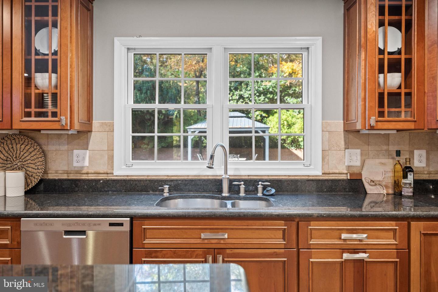 6710 WEMBERLY WAY, MCLEAN, Virginia 22101, 5 Bedrooms Bedrooms, 17 Rooms Rooms,4 BathroomsBathrooms,Residential,For sale,6710 WEMBERLY WAY,VAFX2275422 MLS # VAFX2275422