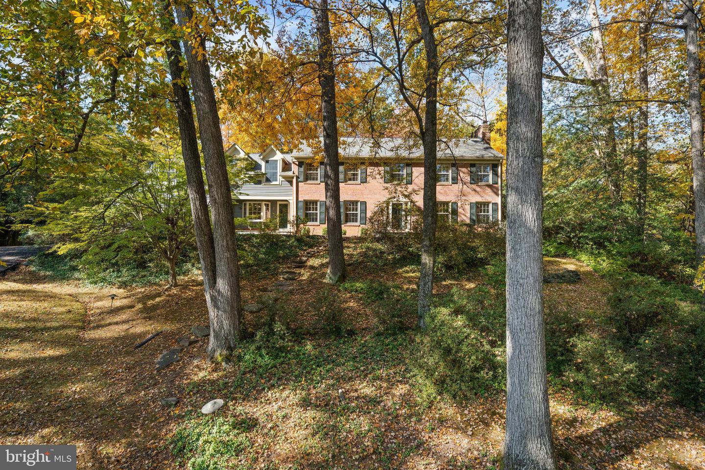 6710 WEMBERLY WAY, MCLEAN, Virginia 22101, 5 Bedrooms Bedrooms, 17 Rooms Rooms,4 BathroomsBathrooms,Residential,For sale,6710 WEMBERLY WAY,VAFX2275422 MLS # VAFX2275422