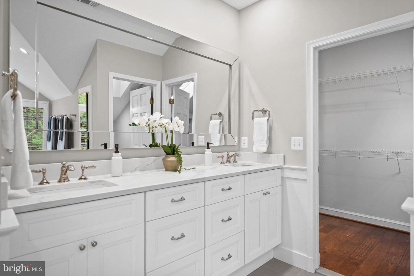 6710 WEMBERLY WAY, MCLEAN, Virginia 22101, 5 Bedrooms Bedrooms, 17 Rooms Rooms,4 BathroomsBathrooms,Residential,For sale,6710 WEMBERLY WAY,VAFX2275422 MLS # VAFX2275422