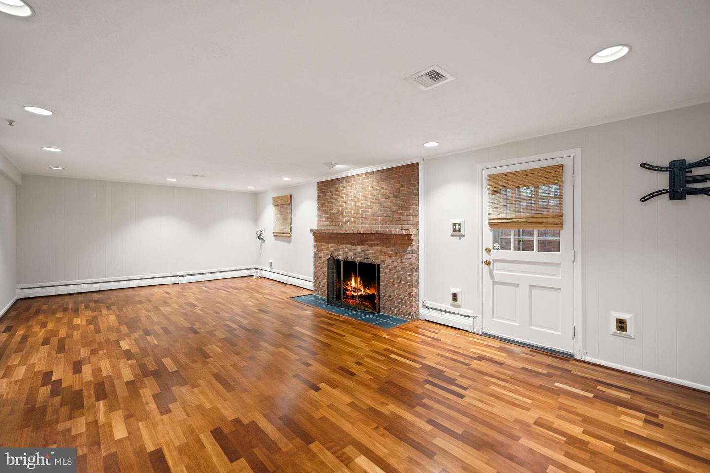 6710 WEMBERLY WAY, MCLEAN, Virginia 22101, 5 Bedrooms Bedrooms, 17 Rooms Rooms,4 BathroomsBathrooms,Residential,For sale,6710 WEMBERLY WAY,VAFX2275422 MLS # VAFX2275422