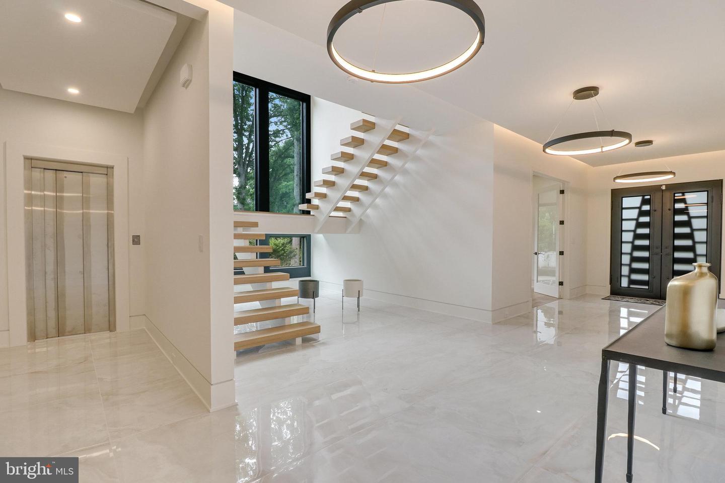 7816 GEORGETOWN PIKE, MCLEAN, Virginia 22102, 7 Bedrooms Bedrooms, ,6 BathroomsBathrooms,Residential,For sale,7816 GEORGETOWN PIKE,VAFX2276264 MLS # VAFX2276264 7816 GEORGETOWN PIKE, MCLEAN, Virginia 22102, 7 Bedrooms Bedrooms, ,6 BathroomsBathrooms,Residential,For sale,7816 GEORGETOWN PIKE,VAFX2276264 MLS # VAFX2276264