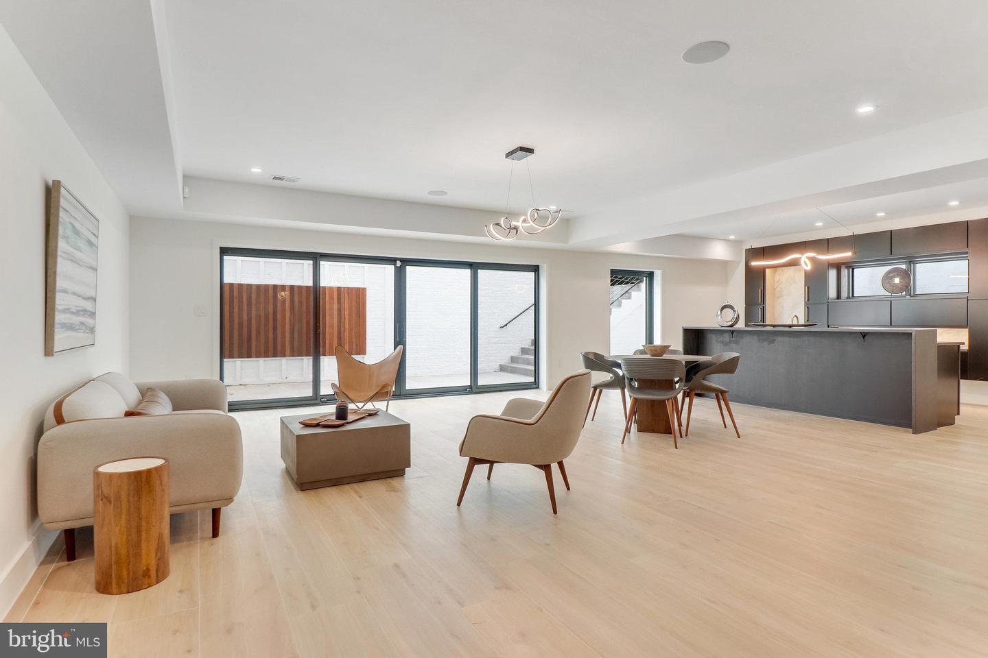 7816 GEORGETOWN PIKE, MCLEAN, Virginia 22102, 7 Bedrooms Bedrooms, ,6 BathroomsBathrooms,Residential,For sale,7816 GEORGETOWN PIKE,VAFX2276264 MLS # VAFX2276264 7816 GEORGETOWN PIKE, MCLEAN, Virginia 22102, 7 Bedrooms Bedrooms, ,6 BathroomsBathrooms,Residential,For sale,7816 GEORGETOWN PIKE,VAFX2276264 MLS # VAFX2276264