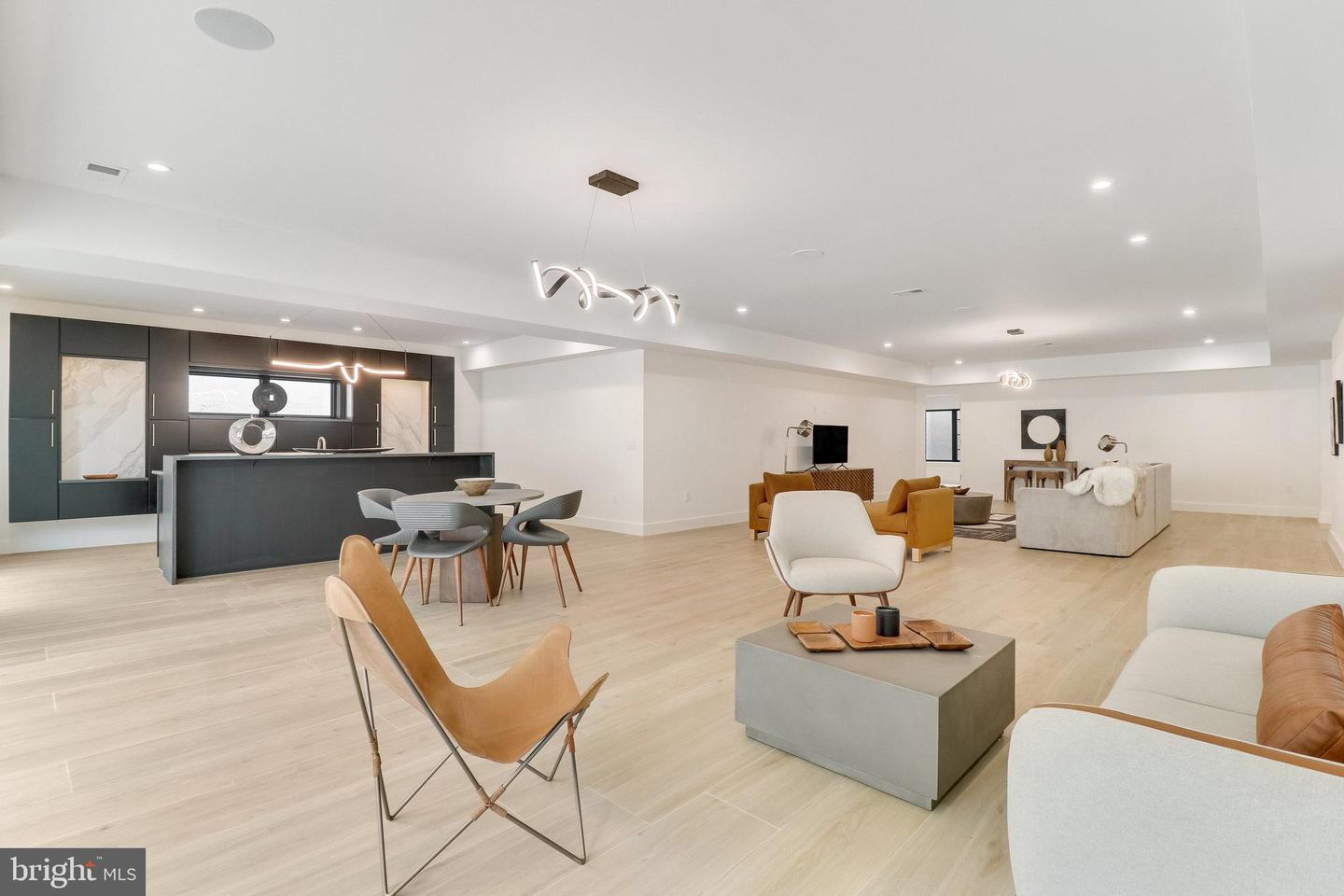 7816 GEORGETOWN PIKE, MCLEAN, Virginia 22102, 7 Bedrooms Bedrooms, ,6 BathroomsBathrooms,Residential,For sale,7816 GEORGETOWN PIKE,VAFX2276264 MLS # VAFX2276264 7816 GEORGETOWN PIKE, MCLEAN, Virginia 22102, 7 Bedrooms Bedrooms, ,6 BathroomsBathrooms,Residential,For sale,7816 GEORGETOWN PIKE,VAFX2276264 MLS # VAFX2276264