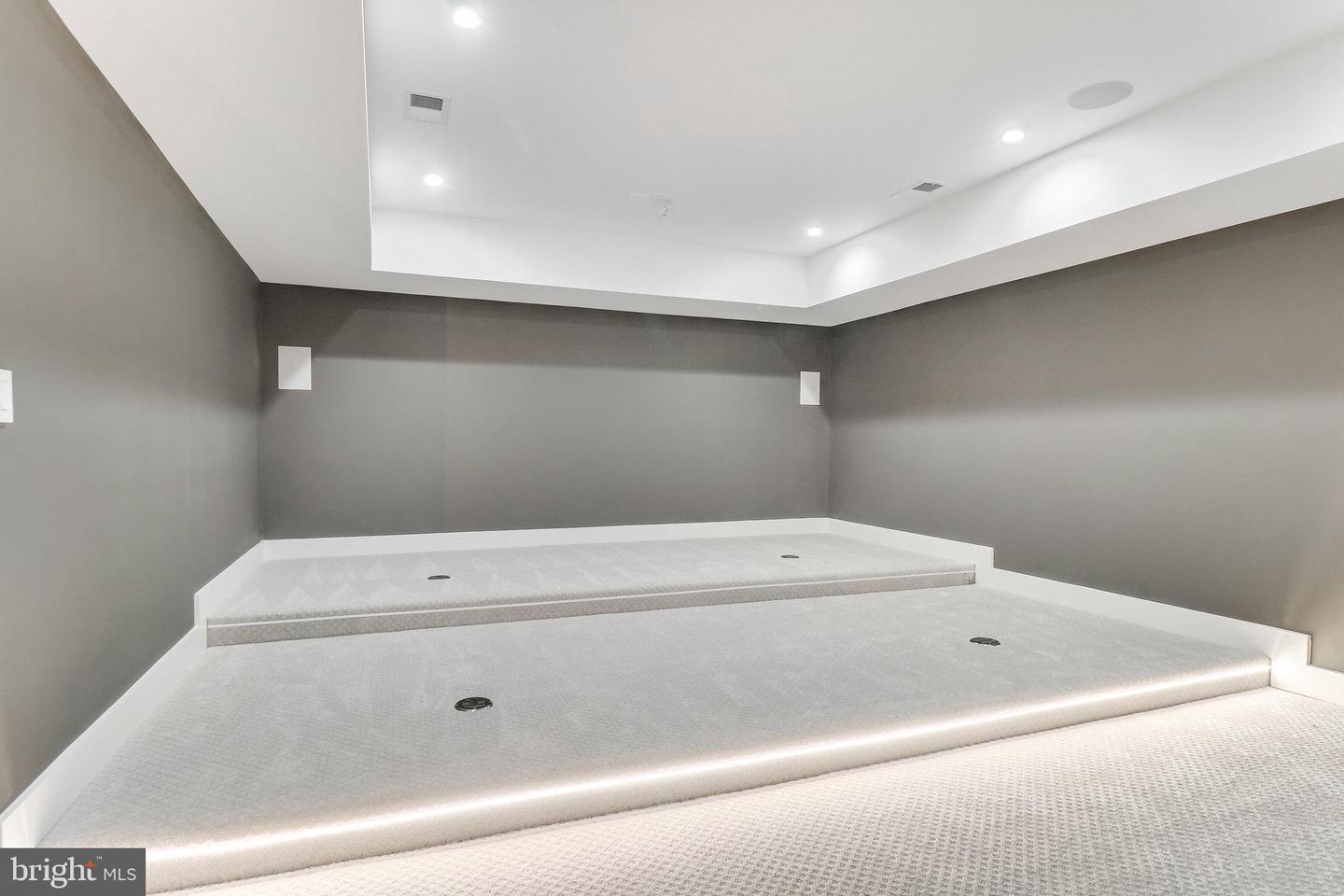 7816 GEORGETOWN PIKE, MCLEAN, Virginia 22102, 7 Bedrooms Bedrooms, ,6 BathroomsBathrooms,Residential,For sale,7816 GEORGETOWN PIKE,VAFX2276264 MLS # VAFX2276264 7816 GEORGETOWN PIKE, MCLEAN, Virginia 22102, 7 Bedrooms Bedrooms, ,6 BathroomsBathrooms,Residential,For sale,7816 GEORGETOWN PIKE,VAFX2276264 MLS # VAFX2276264