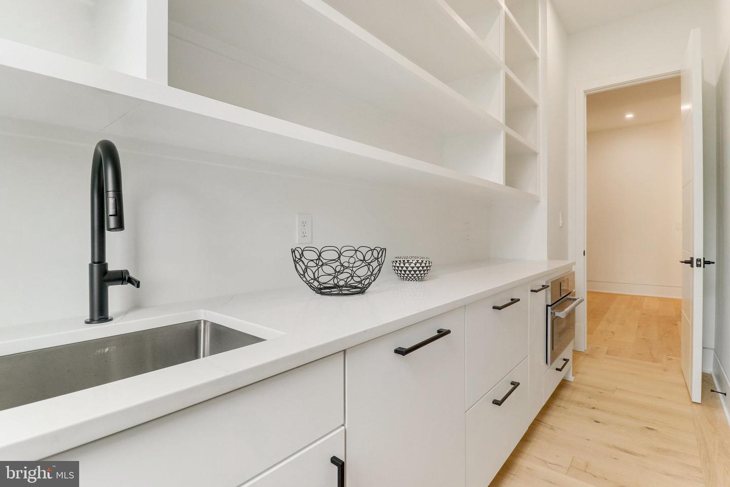 7816 GEORGETOWN PIKE, MCLEAN, Virginia 22102, 7 Bedrooms Bedrooms, ,6 BathroomsBathrooms,Residential,For sale,7816 GEORGETOWN PIKE,VAFX2276264 MLS # VAFX2276264 7816 GEORGETOWN PIKE, MCLEAN, Virginia 22102, 7 Bedrooms Bedrooms, ,6 BathroomsBathrooms,Residential,For sale,7816 GEORGETOWN PIKE,VAFX2276264 MLS # VAFX2276264