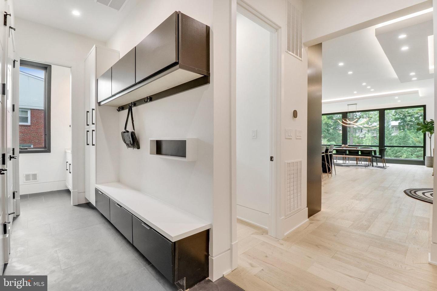 7816 GEORGETOWN PIKE, MCLEAN, Virginia 22102, 7 Bedrooms Bedrooms, ,6 BathroomsBathrooms,Residential,For sale,7816 GEORGETOWN PIKE,VAFX2276264 MLS # VAFX2276264 7816 GEORGETOWN PIKE, MCLEAN, Virginia 22102, 7 Bedrooms Bedrooms, ,6 BathroomsBathrooms,Residential,For sale,7816 GEORGETOWN PIKE,VAFX2276264 MLS # VAFX2276264