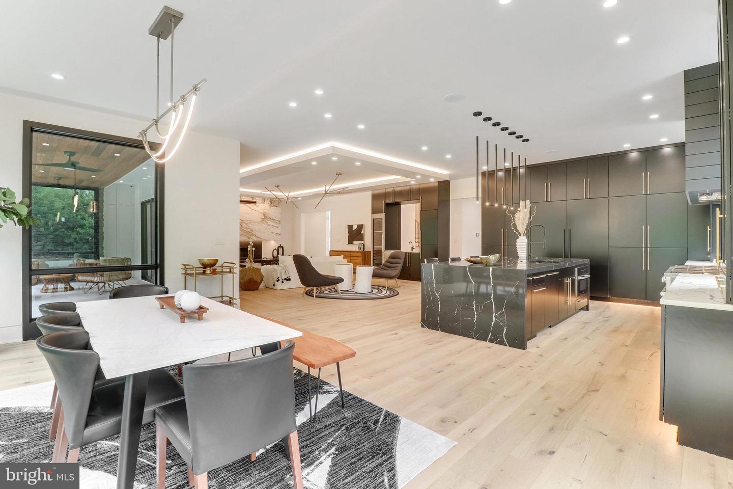 7816 GEORGETOWN PIKE, MCLEAN, Virginia 22102, 7 Bedrooms Bedrooms, ,6 BathroomsBathrooms,Residential,For sale,7816 GEORGETOWN PIKE,VAFX2276264 MLS # VAFX2276264 7816 GEORGETOWN PIKE, MCLEAN, Virginia 22102, 7 Bedrooms Bedrooms, ,6 BathroomsBathrooms,Residential,For sale,7816 GEORGETOWN PIKE,VAFX2276264 MLS # VAFX2276264