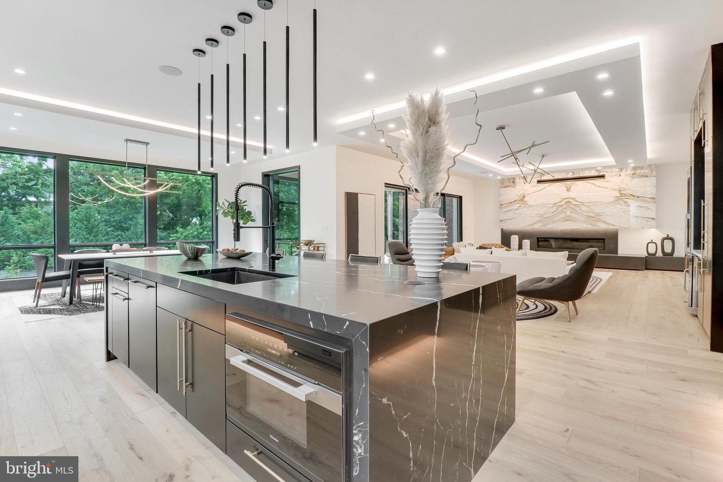 7816 GEORGETOWN PIKE, MCLEAN, Virginia 22102, 7 Bedrooms Bedrooms, ,6 BathroomsBathrooms,Residential,For sale,7816 GEORGETOWN PIKE,VAFX2276264 MLS # VAFX2276264 7816 GEORGETOWN PIKE, MCLEAN, Virginia 22102, 7 Bedrooms Bedrooms, ,6 BathroomsBathrooms,Residential,For sale,7816 GEORGETOWN PIKE,VAFX2276264 MLS # VAFX2276264