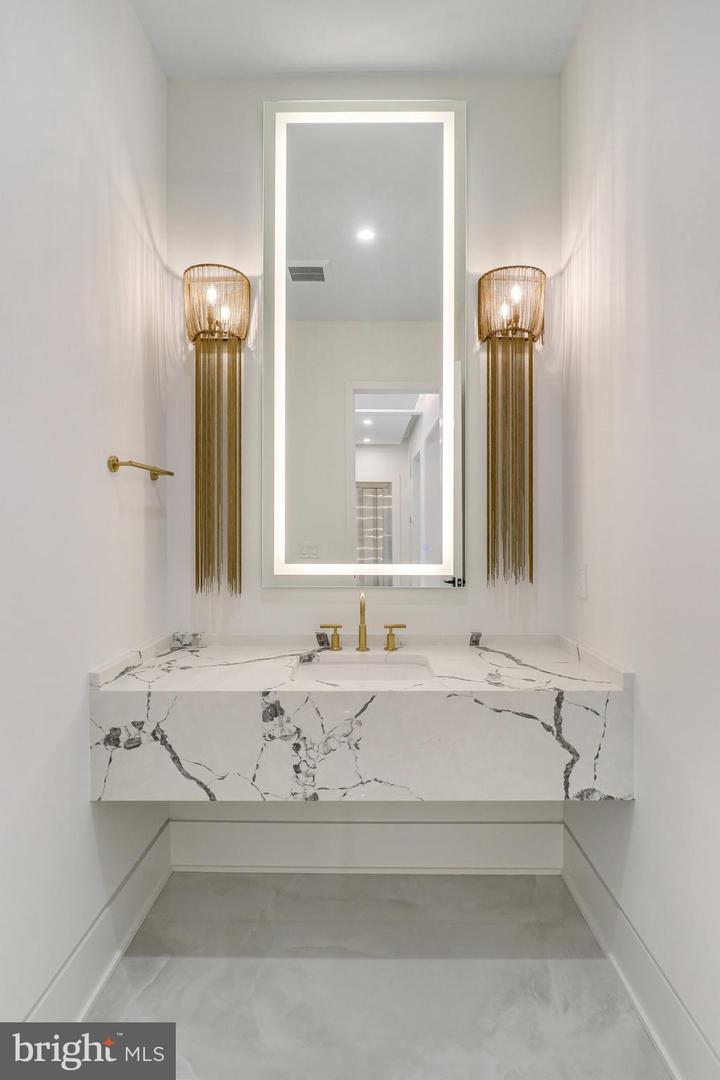 7816 GEORGETOWN PIKE, MCLEAN, Virginia 22102, 7 Bedrooms Bedrooms, ,6 BathroomsBathrooms,Residential,For sale,7816 GEORGETOWN PIKE,VAFX2276264 MLS # VAFX2276264 7816 GEORGETOWN PIKE, MCLEAN, Virginia 22102, 7 Bedrooms Bedrooms, ,6 BathroomsBathrooms,Residential,For sale,7816 GEORGETOWN PIKE,VAFX2276264 MLS # VAFX2276264