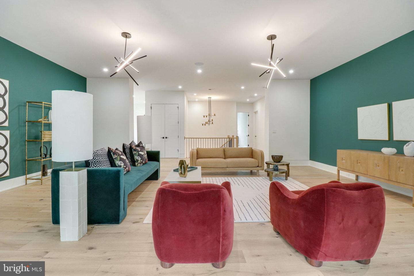 7816 GEORGETOWN PIKE, MCLEAN, Virginia 22102, 7 Bedrooms Bedrooms, ,6 BathroomsBathrooms,Residential,For sale,7816 GEORGETOWN PIKE,VAFX2276264 MLS # VAFX2276264 7816 GEORGETOWN PIKE, MCLEAN, Virginia 22102, 7 Bedrooms Bedrooms, ,6 BathroomsBathrooms,Residential,For sale,7816 GEORGETOWN PIKE,VAFX2276264 MLS # VAFX2276264