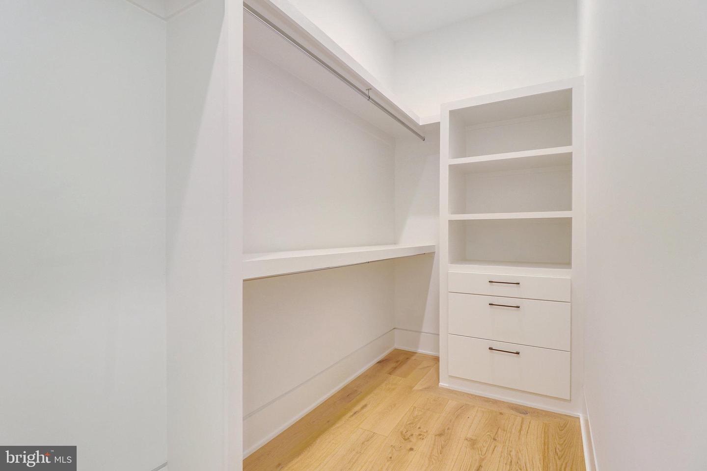 7816 GEORGETOWN PIKE, MCLEAN, Virginia 22102, 7 Bedrooms Bedrooms, ,6 BathroomsBathrooms,Residential,For sale,7816 GEORGETOWN PIKE,VAFX2276264 MLS # VAFX2276264 7816 GEORGETOWN PIKE, MCLEAN, Virginia 22102, 7 Bedrooms Bedrooms, ,6 BathroomsBathrooms,Residential,For sale,7816 GEORGETOWN PIKE,VAFX2276264 MLS # VAFX2276264