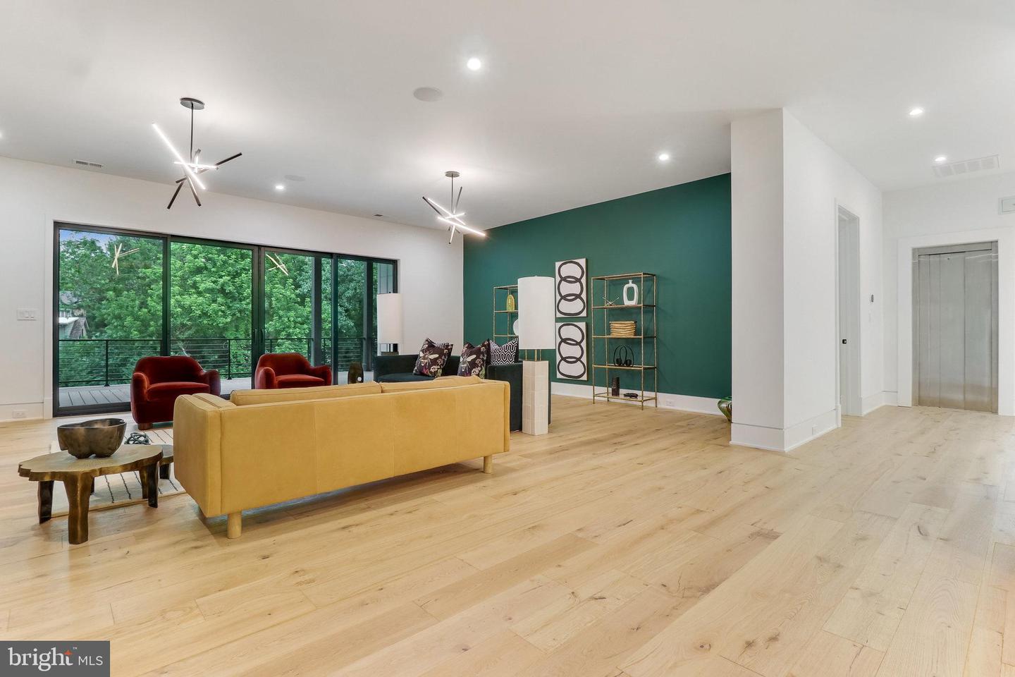 7816 GEORGETOWN PIKE, MCLEAN, Virginia 22102, 7 Bedrooms Bedrooms, ,6 BathroomsBathrooms,Residential,For sale,7816 GEORGETOWN PIKE,VAFX2276264 MLS # VAFX2276264 7816 GEORGETOWN PIKE, MCLEAN, Virginia 22102, 7 Bedrooms Bedrooms, ,6 BathroomsBathrooms,Residential,For sale,7816 GEORGETOWN PIKE,VAFX2276264 MLS # VAFX2276264