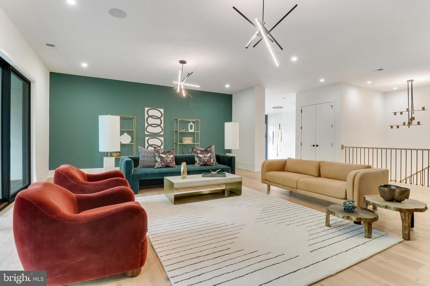 7816 GEORGETOWN PIKE, MCLEAN, Virginia 22102, 7 Bedrooms Bedrooms, ,6 BathroomsBathrooms,Residential,For sale,7816 GEORGETOWN PIKE,VAFX2276264 MLS # VAFX2276264 7816 GEORGETOWN PIKE, MCLEAN, Virginia 22102, 7 Bedrooms Bedrooms, ,6 BathroomsBathrooms,Residential,For sale,7816 GEORGETOWN PIKE,VAFX2276264 MLS # VAFX2276264